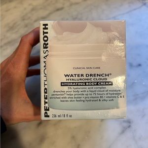 Peter Thomas Roth Water Drench Hyaluronic Cream
New in box
Full size